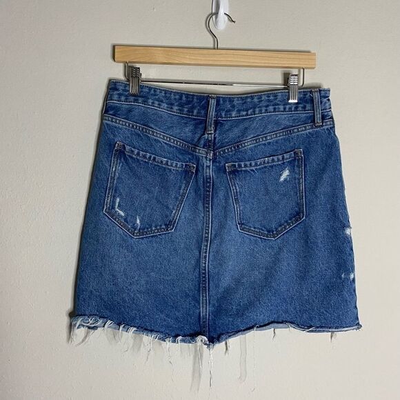 Old Navy Highest Rise Distressed Jean Skirt Size 8 - Picture 2 of 8